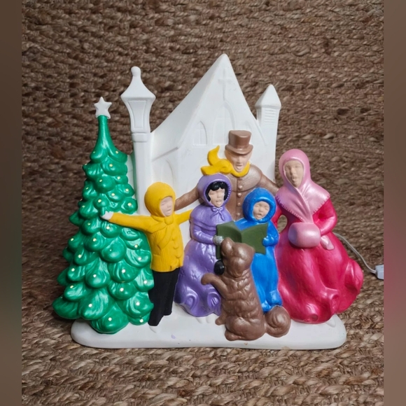 Vintage Atlantic Mold Hand Painted Christmas Carolers Ceramic Light-Up Tree - Picture 3 of 9